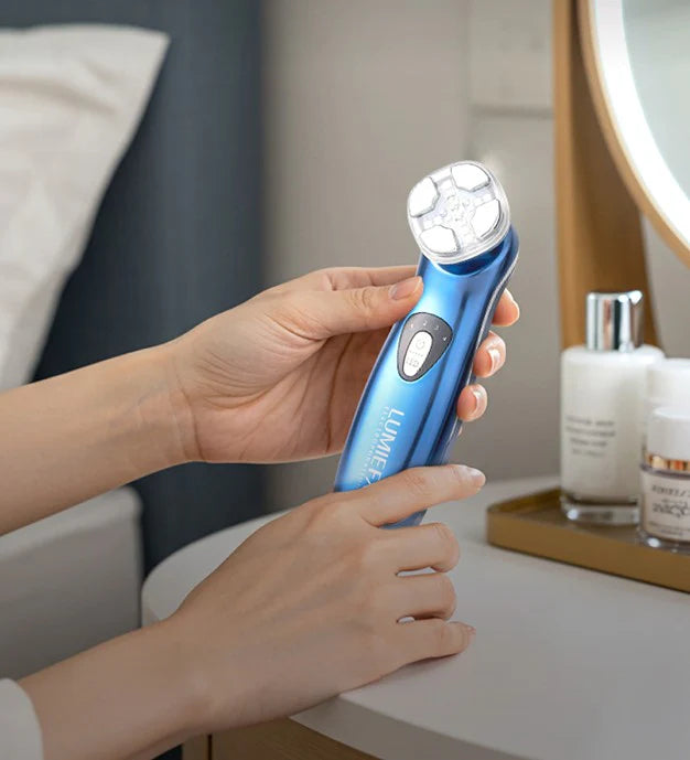 LUMIE FX Dispositivo de Rejuvenecimiento Facial - Cell by Cell - Sarang